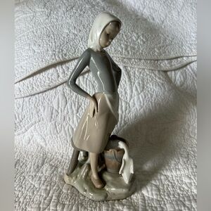 Lladro “Girl with milk pail and goose” #4682